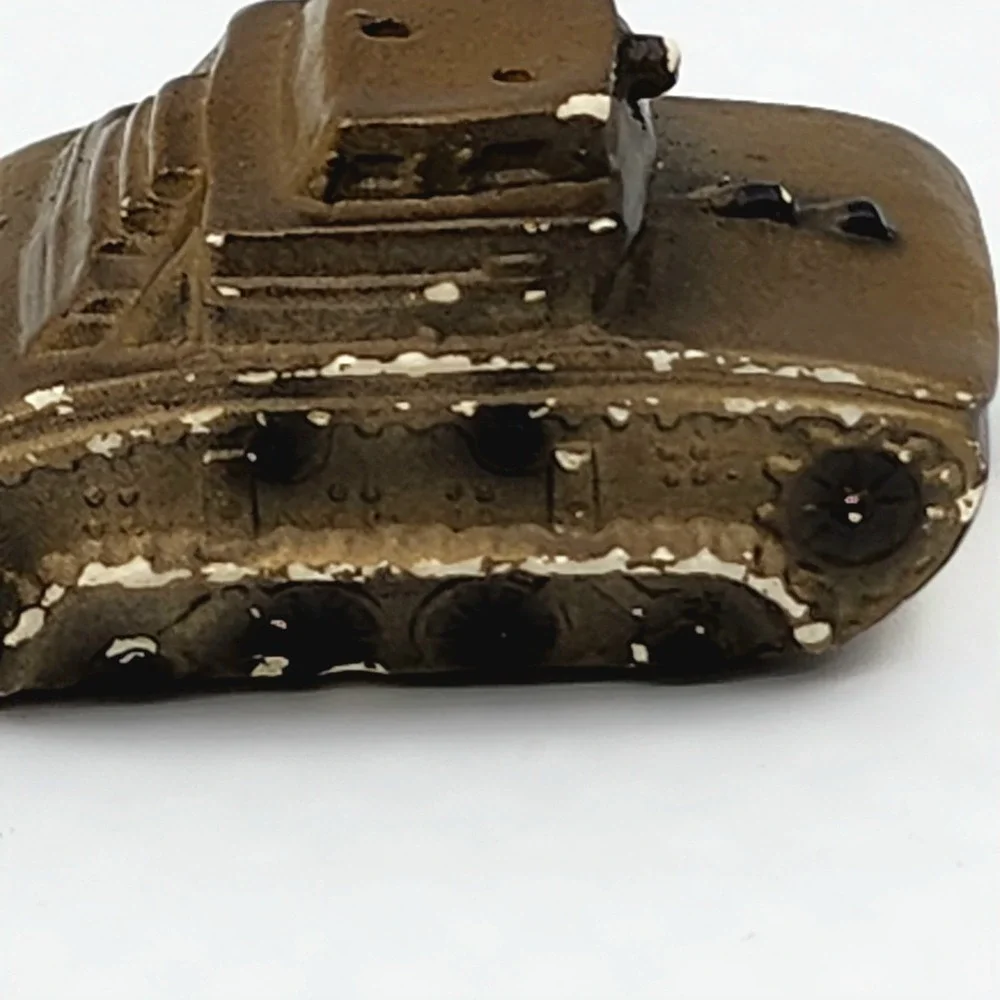 Vintage Ceramic Tank Salt and Pepper Shakers Military Army USA Pair Rare Find